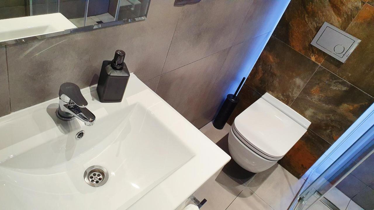 Modern Apartment In The City Center Katowice Ngoại thất bức ảnh
